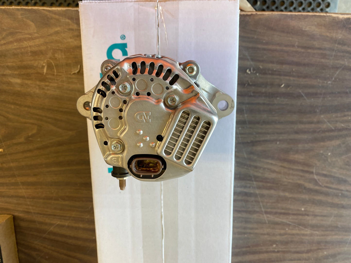 OEM Denso Alternator 12V 40 AMP Part # 100211-4732