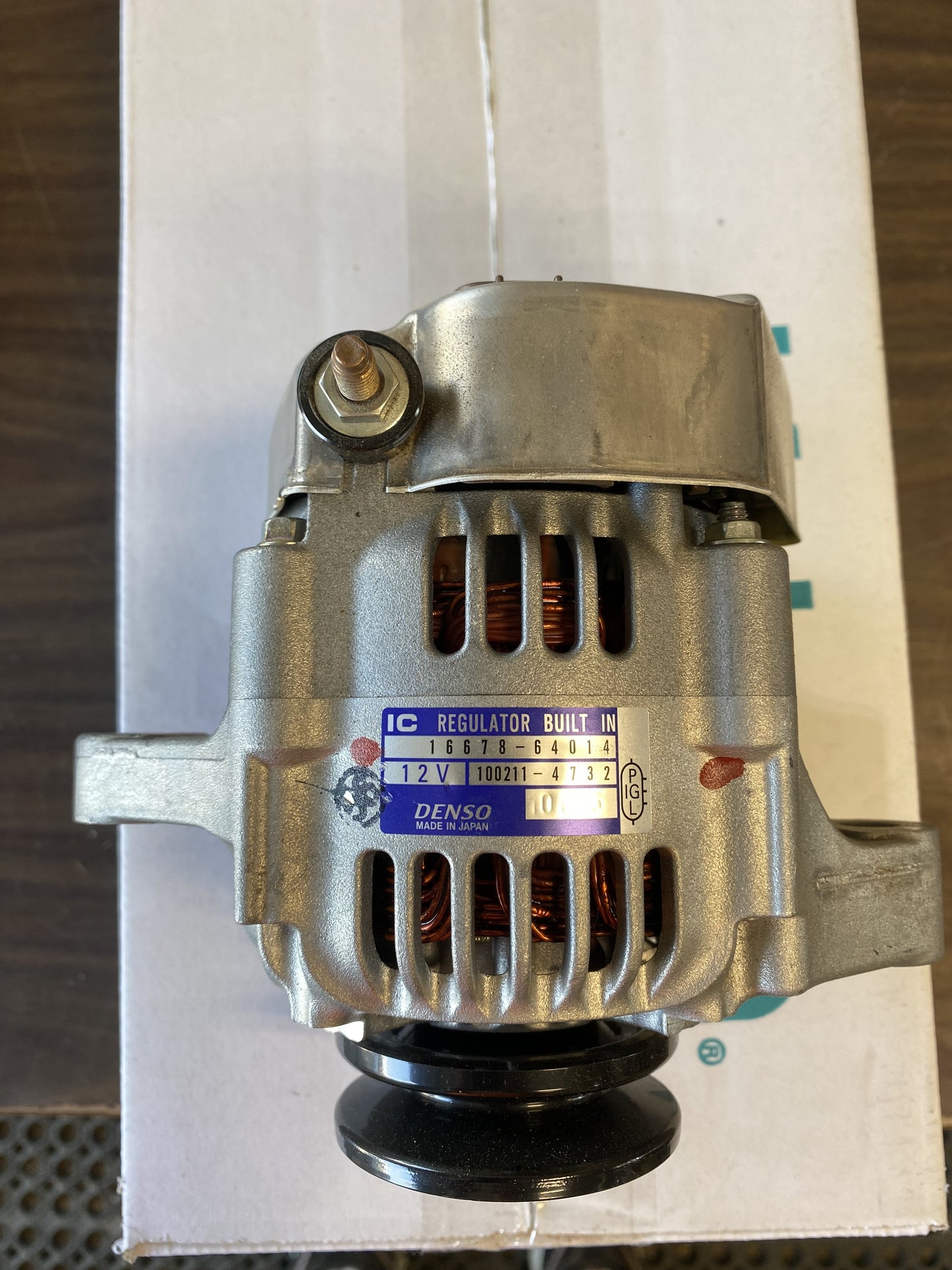 OEM Denso Alternator 12V 40 AMP Part # 100211-4732