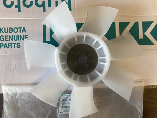 17525-74110 OEM Kubota Cooling Fan