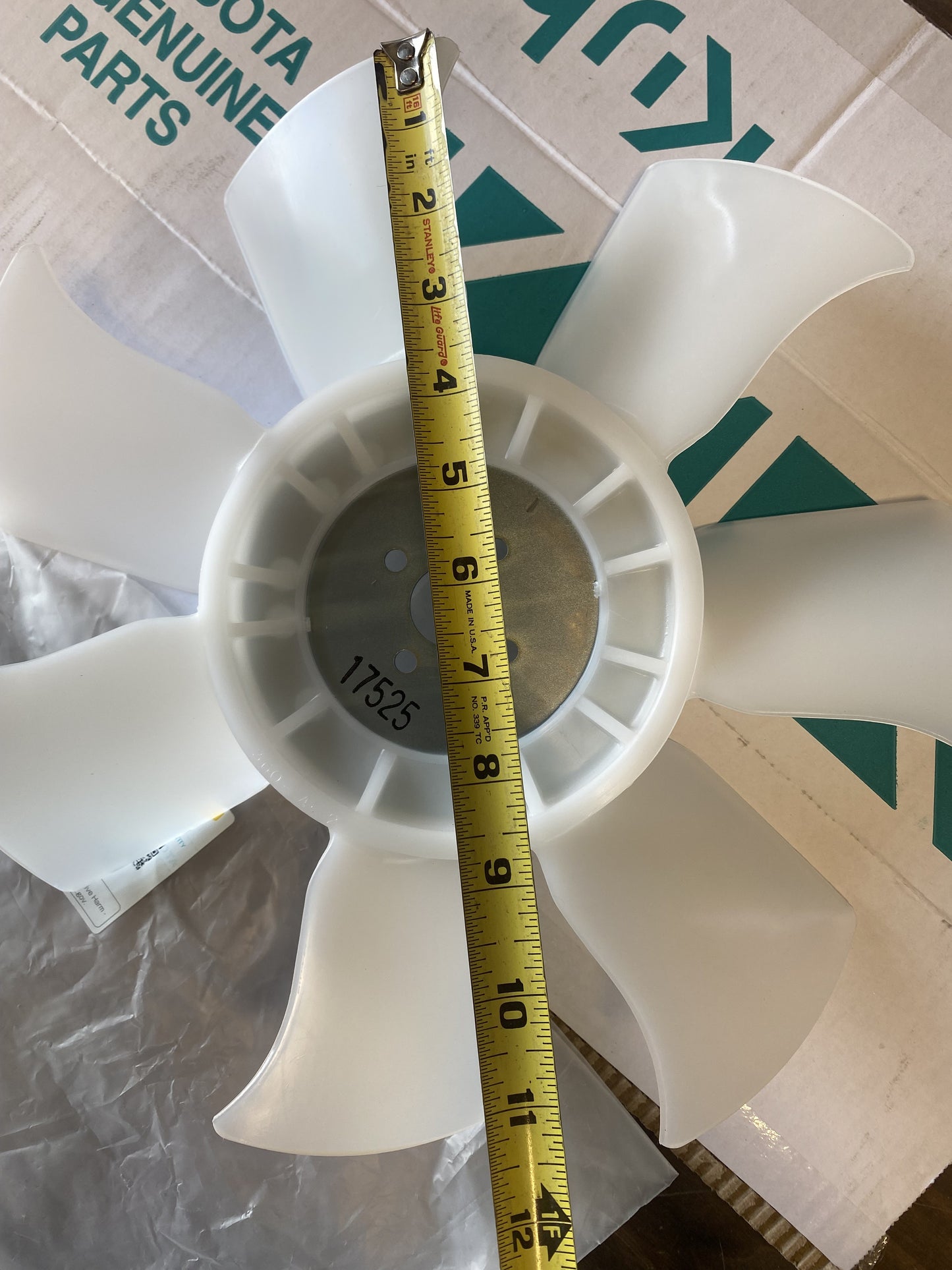 17525-74110 OEM Kubota Cooling Fan